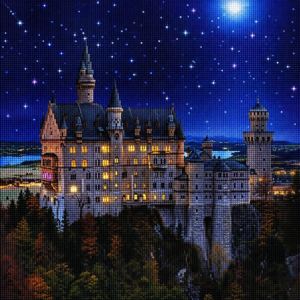 Diamond Painting Architektur Motiv des Schlosses Neuschwanstein inmitten von Bergen und Bäumen. Mockup.
