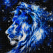 Diamond Painting mit blau leuchtendem Löwen aus Sternen vor schwarzem Weltraumhintergrund. Mockup.