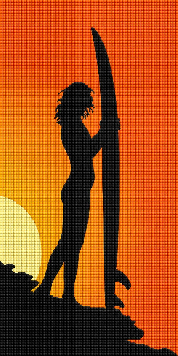 Diamond Painting mit schwarzer Surferin und langem Surfbrett vor orangegelbem Sonnenuntergang. Mockup.