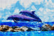 Diamond Painting von zwei Delfinen im Aquarell-Stil mit blauen Farbspritzern auf hellem Grund. Mockup.