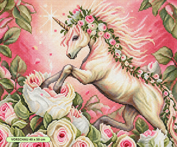 Diamond Painting eines weißen Einhorns mit Blumenkranz, das aus einem Bett von rosa und weißen Rosen steigt. Mockup.