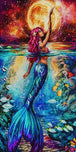 Diamond Painting einer Meerjungfrau unter Wasser mit bunten Korallen und einem Vollmond am Himmel. Mockup.