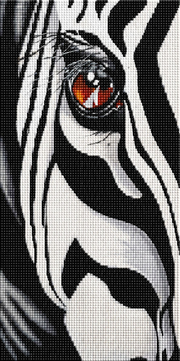 Diamond Painting Nahaufnahme eines Zebras mit einem auffällig leuchtenden Auge. Mockup.