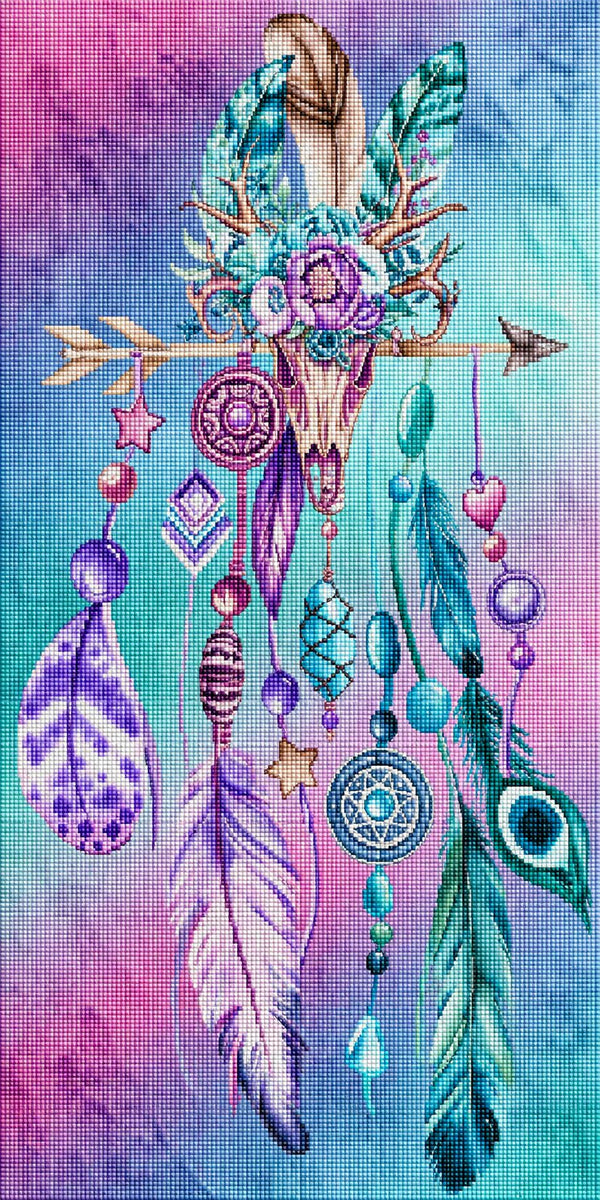 Diamond Painting eines verzierten Geweih-Traumfängers mit Federn in Lila und Türkis. Mockup.