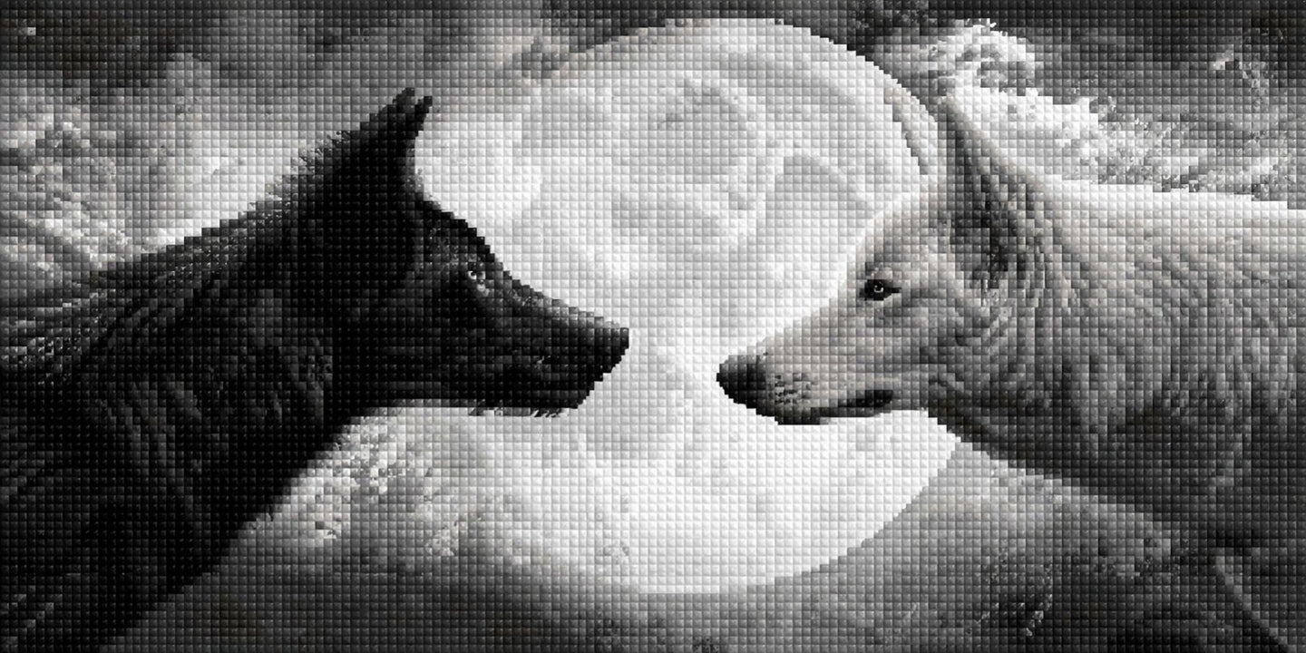 Diamond Painting eines schwarzen und eines weißen Wolfes im Profil vor einem großen Vollmond. Mockup.