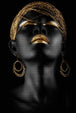 Diamond Painting Portrait einer schwarzen Frau mit goldenem Kopfschmuck und Lippen vor dunklem Grund. Mockup.