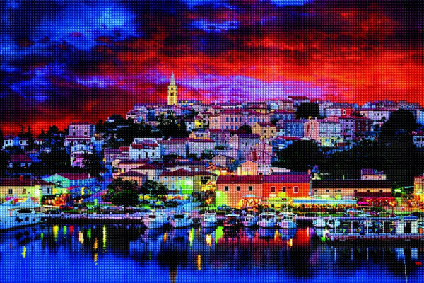 Diamond Painting mit mediterranem Hafenort, Booten und farbintensivem Abendhimmel. Mockup.