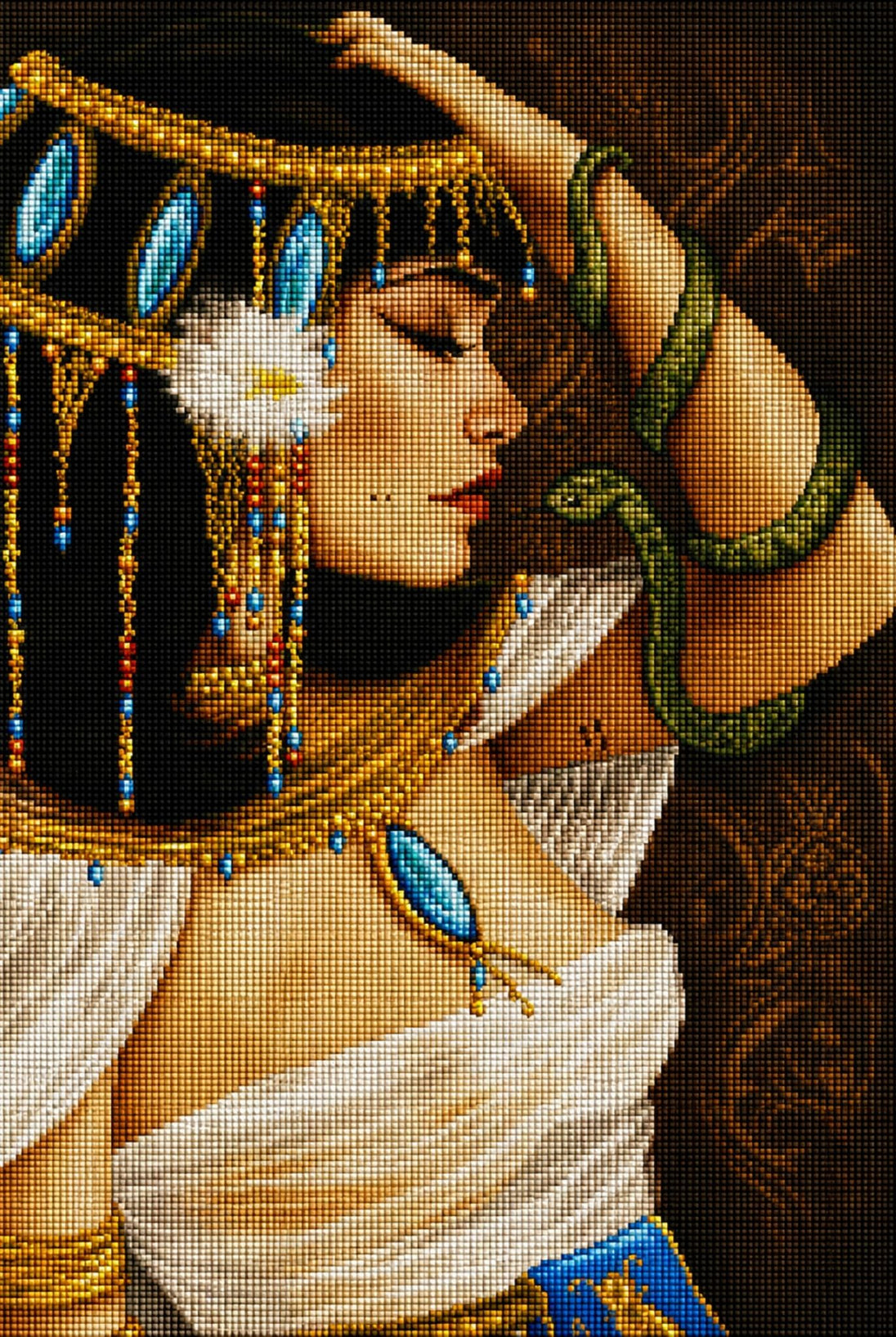 Diamond Painting mit ägyptischer Königin, Kobra am Arm und goldener Kopfbedeckung. Mockup.