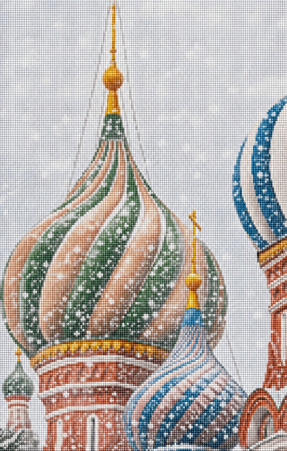 Diamond Painting mit den Zwiebeltürmen der Basilius-Kathedrale im zarten Pastell-Aquarellstil. Mockup.