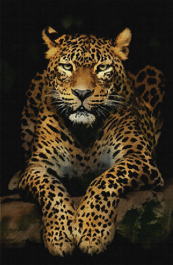 Diamond Painting eines liegenden Leoparden auf dunklem Grund mit Fokus auf Pfoten und Gesicht. Mockup.