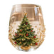 3D Weihnachts-Glasbecher mit geschmücktem Weihnachtsbaum und funkelnden goldenen Details