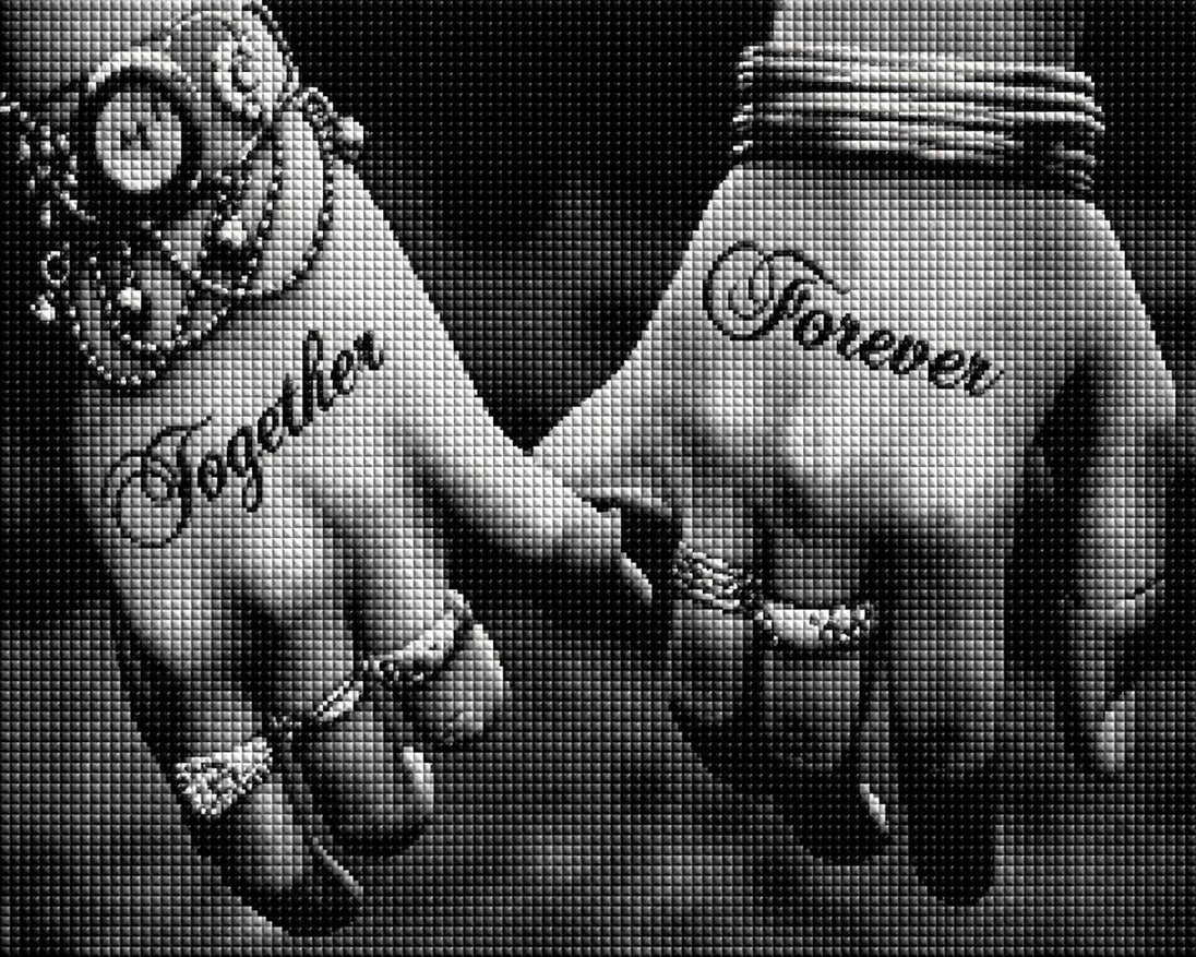 Diamond Painting mit verbundenen Händen und den Schriftzügen Together und Forever in Schwarz-Weiß. Mockup.