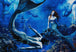 Diamond Painting einer Gruppe von Meerjungfrauen und Meermännern in einer tiefblauen Unterwasserwelt mit Fischen. Mockup.
