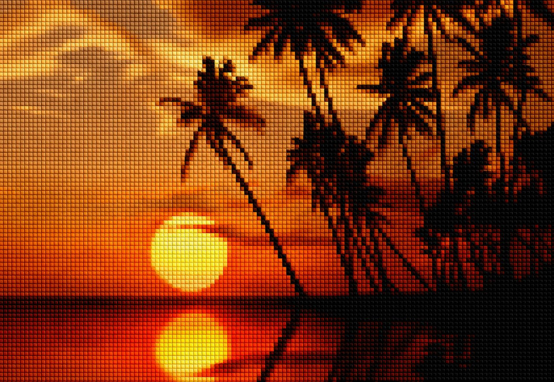 Diamond Painting eines tropischen Strandes mit Palmen-Silhouetten vor einem großen gelben Sonnenuntergang. Mockup.