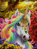Diamond Painting mit weißem Einhorn, Regenbogenmähne und Blumenwald. Mockup.
