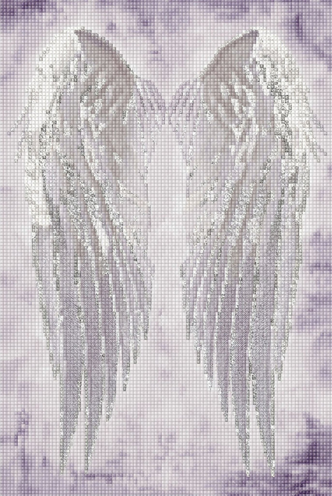 Diamond Painting von zwei großen, weißen Engelsflügeln auf einem hellen, strukturierten Hintergrund. Mockup.