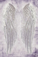 Diamond Painting von zwei großen, weißen Engelsflügeln auf einem hellen, strukturierten Hintergrund. Mockup.