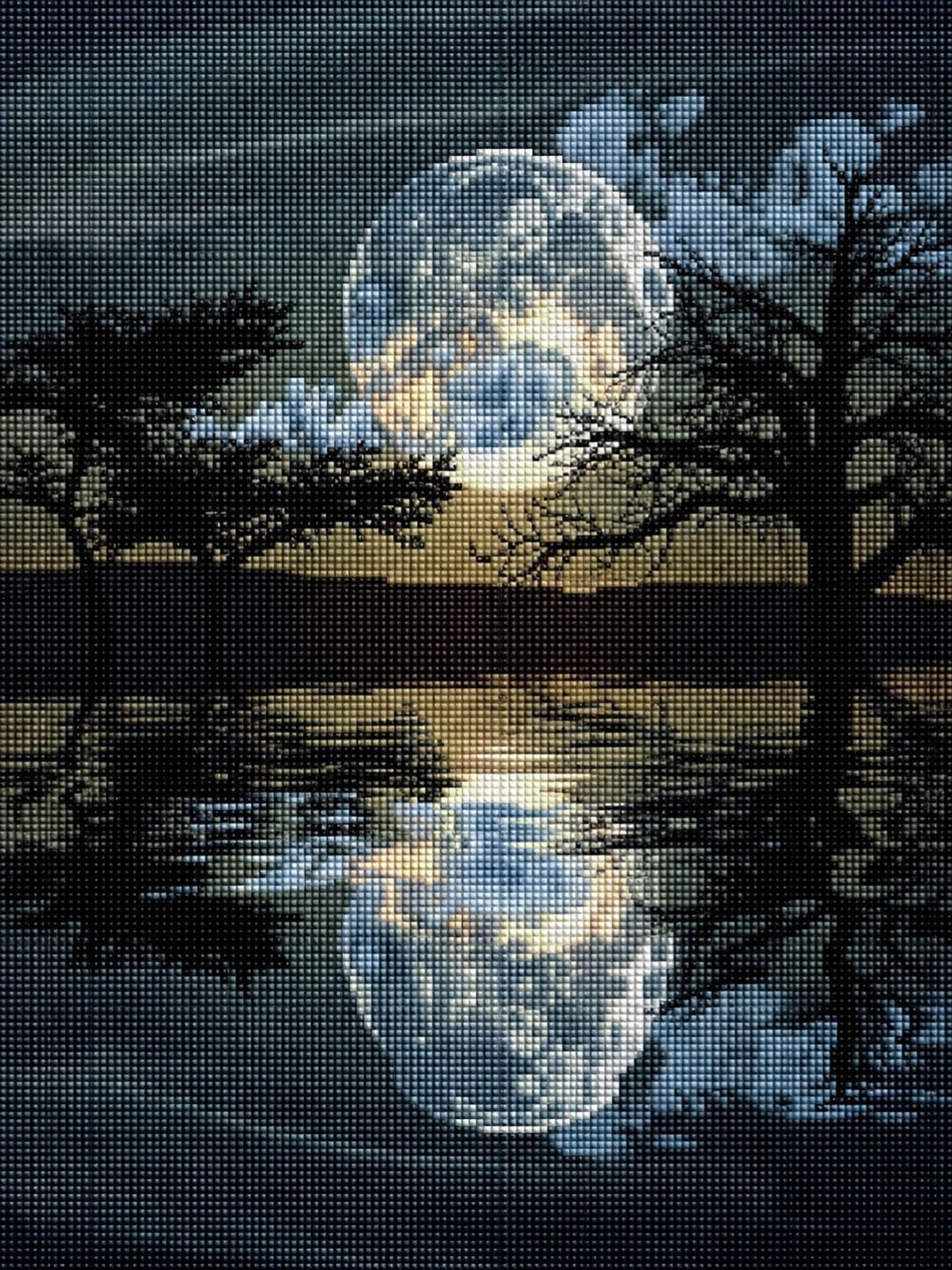 Diamond Painting mit Vollmond über stillem See und spiegelnder Wasseroberfläche bei Nacht. Mockup.