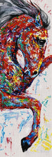 Diamond Painting eines steigenden Pferdes in bunter Pop-Art-Optik mit abstrakten Farbeffekten. Mockup.