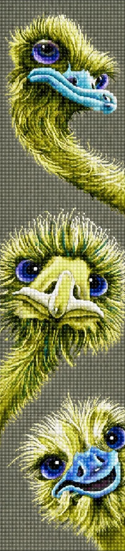 Diamond Painting von drei gelbgrünen Straußenköpfen mit blauen Schnäbeln in vertikaler Anordnung. Mockup.
