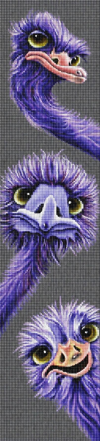 Diamond Painting von drei violetten Straußenköpfen mit gelben Augen in vertikaler Anordnung. Mockup.