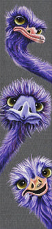 Diamond Painting von drei violetten Straußenköpfen mit gelben Augen in vertikaler Anordnung. Mockup.
