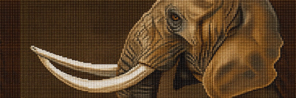 Diamond Painting eines Elefantenkopfes mit langen Stoßzähnen vor dunklem Hintergrund. Mockup.