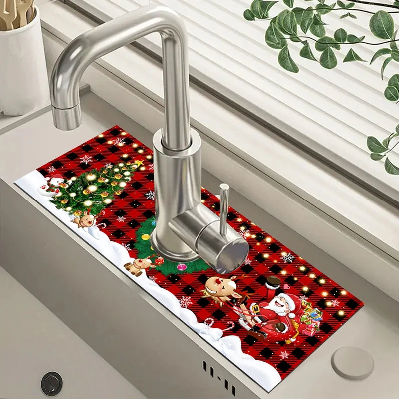 Auswahl verschiedener saugfähiger Weihnachtsmatten für den Wasserhahn mit Weihnachtsmann, Tannenbaum und Wintermotiven