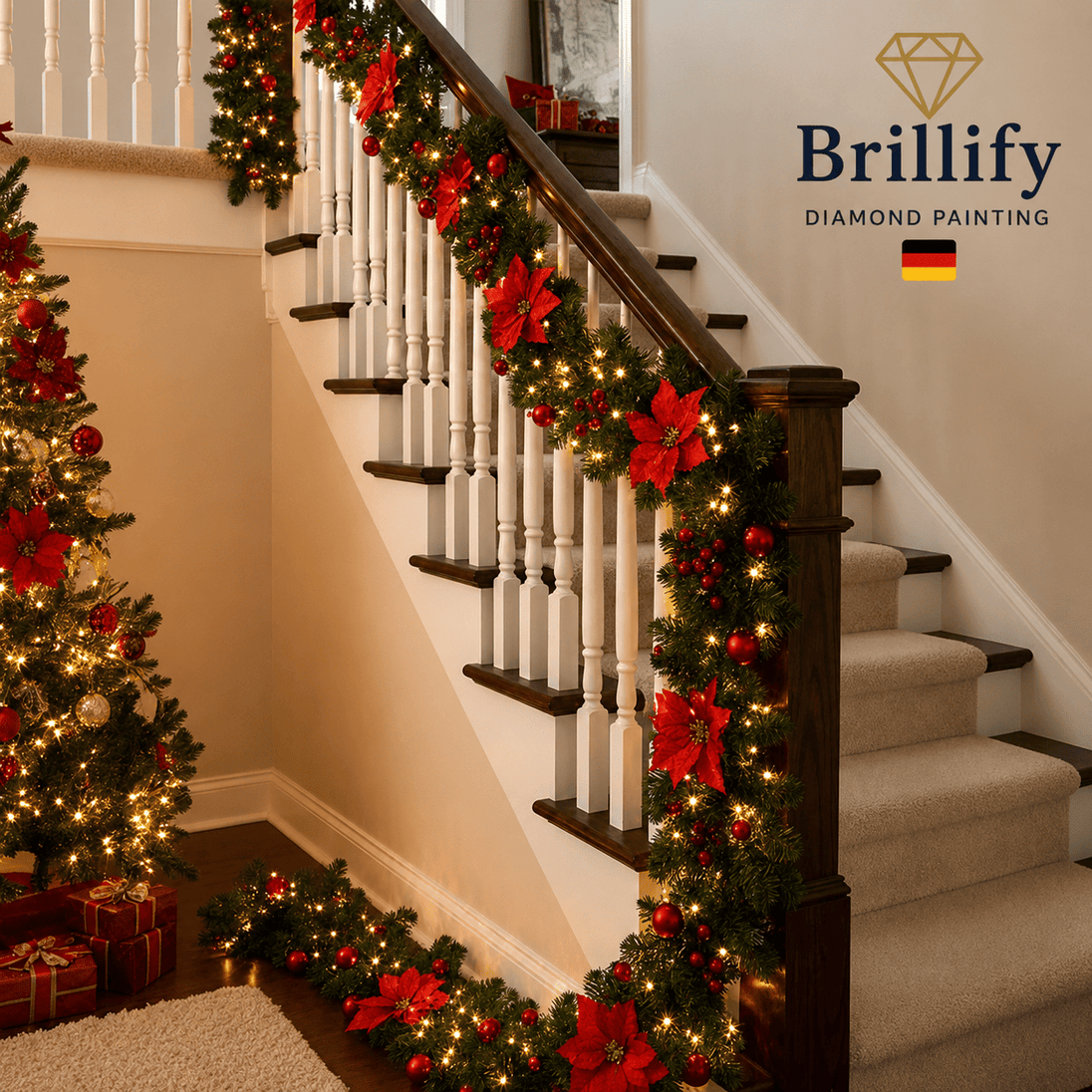Künstliche Weihnachtsgirlande in Rot mit Blüten und Kugeln als festliche Dekoration für Treppe und Geländer