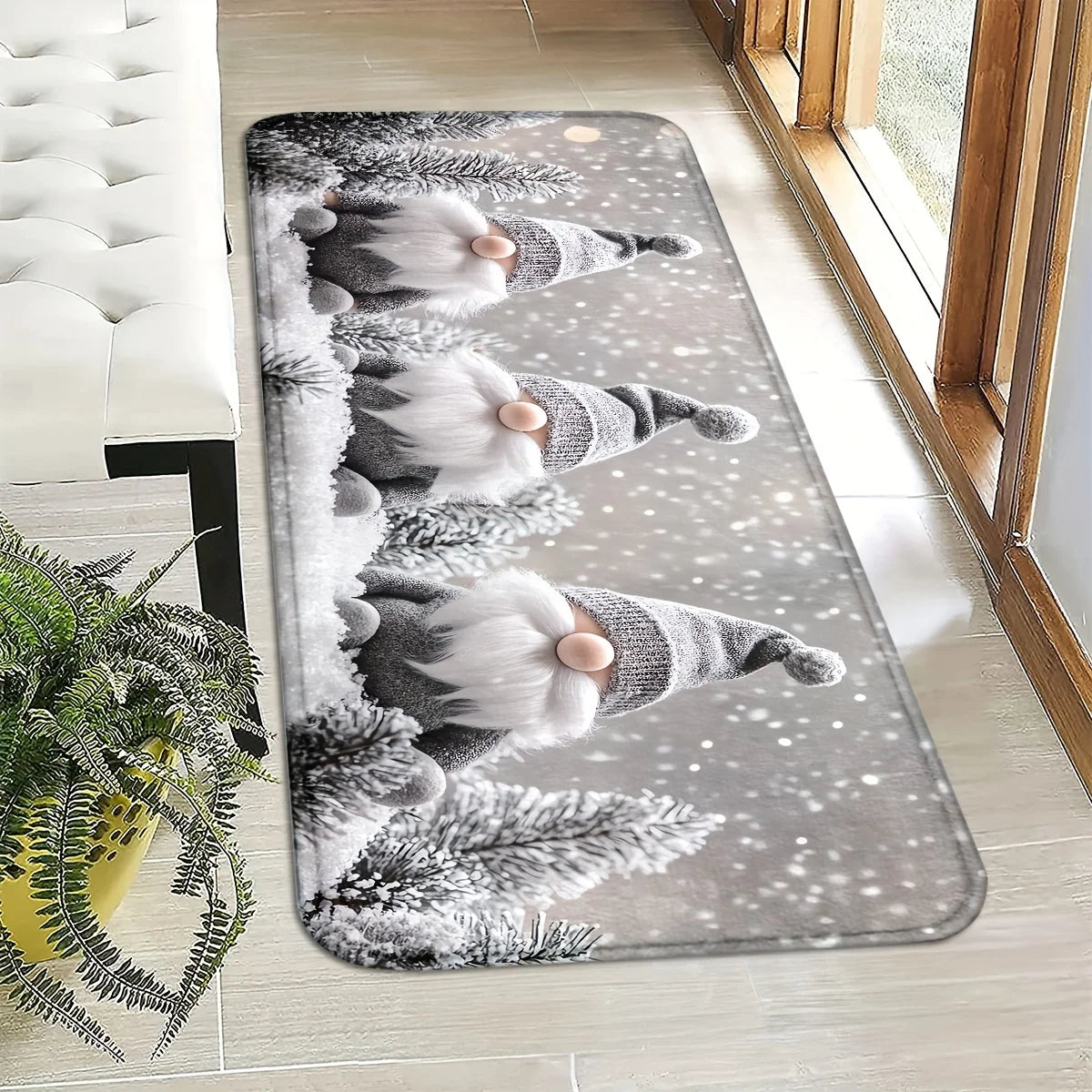 Langer grauer Weihnachtsläufer mit Wichtelmotiv und winterlichem Schneedesign für Flur, Diele und Eingangsbereich