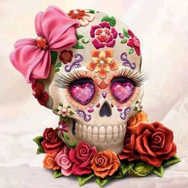 Diamond Painting mit floralem Sugar Skull, Herzaugen, rosa Schleife und roten Rosen.
