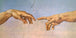 Diamond Painting mit zwei sich beinahe berührenden Händen aus Michelangelos Erschaffung Adams.