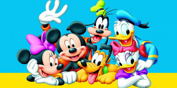 Diamond Painting von Micky Maus und seinen Freunden Donald, Daisy, Goofy, Minnie und Pluto.
