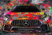 Diamond Painting mit Mercedes AMG in Frontansicht und farbenfrohem Street-Art-Hintergrund.
