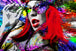 Diamond Painting mit Pop-Art Frau, Spiegelbrille, roten Haaren und buntem abstraktem Hintergrund.
