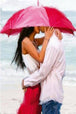 Diamond Painting mit küssendem Liebespaar unter rosa Regenschirm am Strand.