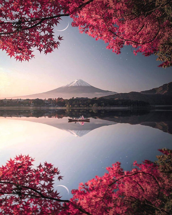 Diamond Painting mit Fuji, rotem Ahorn, Bergsee und Spiegelung in japanischer Landschaft.
