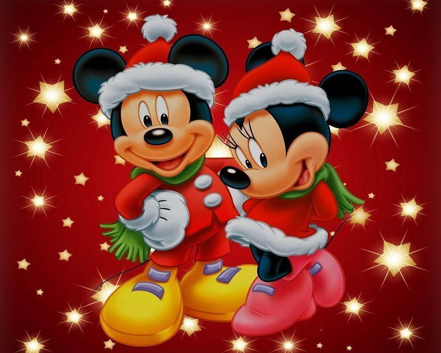 Diamond Painting mit Mickey und Minnie im Weihnachtsoutfit vor rotem Sternenhintergrund.
