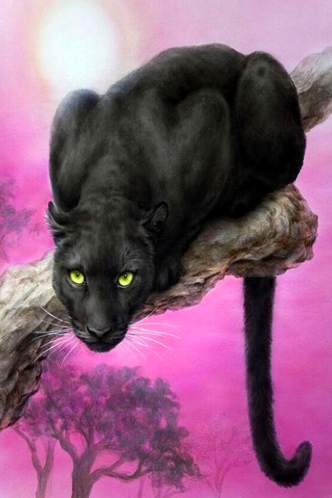 Diamond Painting eines schwarzen Panthers auf einem Baumast vor einem leuchtend pinken Waldhintergrund. 