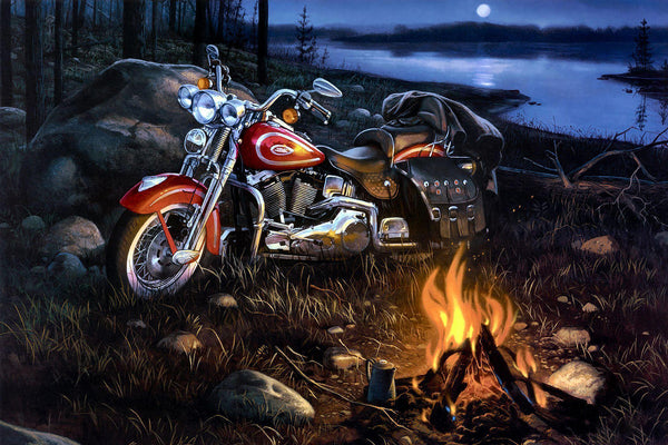 Diamond Painting eines roten Motorrads an einem Lagerfeuer bei Nacht an einem See unter dem Vollmond.